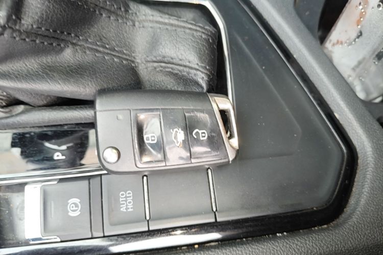 Volkswagen Tharu 2021 car image #9