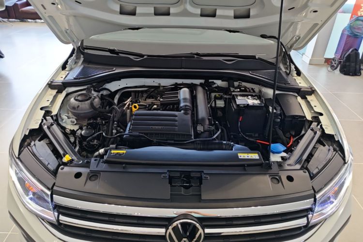 Volkswagen Bora 2025 car image #20