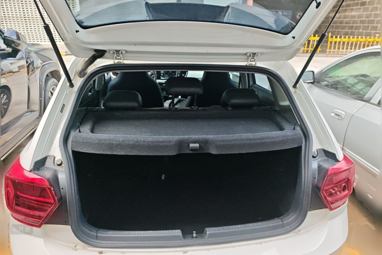 Volkswagen Polo 2021 car image #21