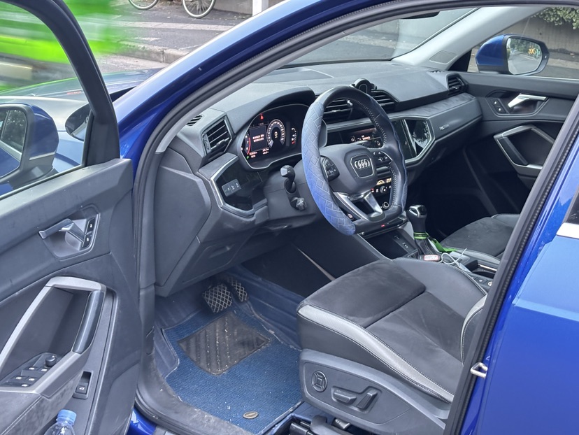 Audi Q3 2020 car image #4