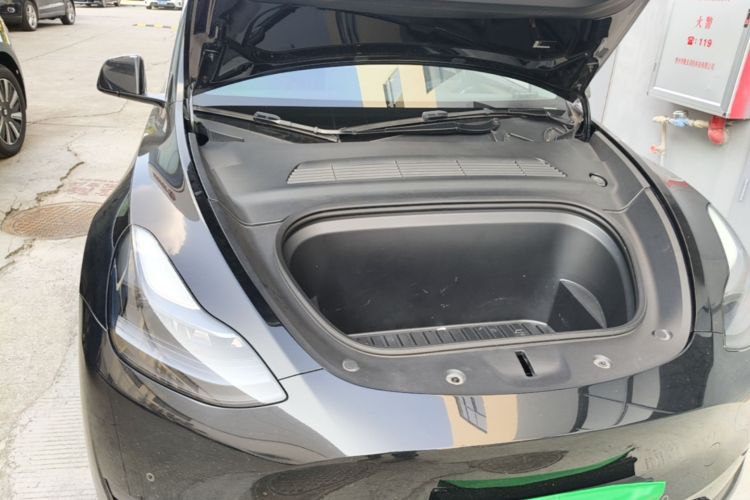 Tesla Model Y 2023 immagine di auto #23