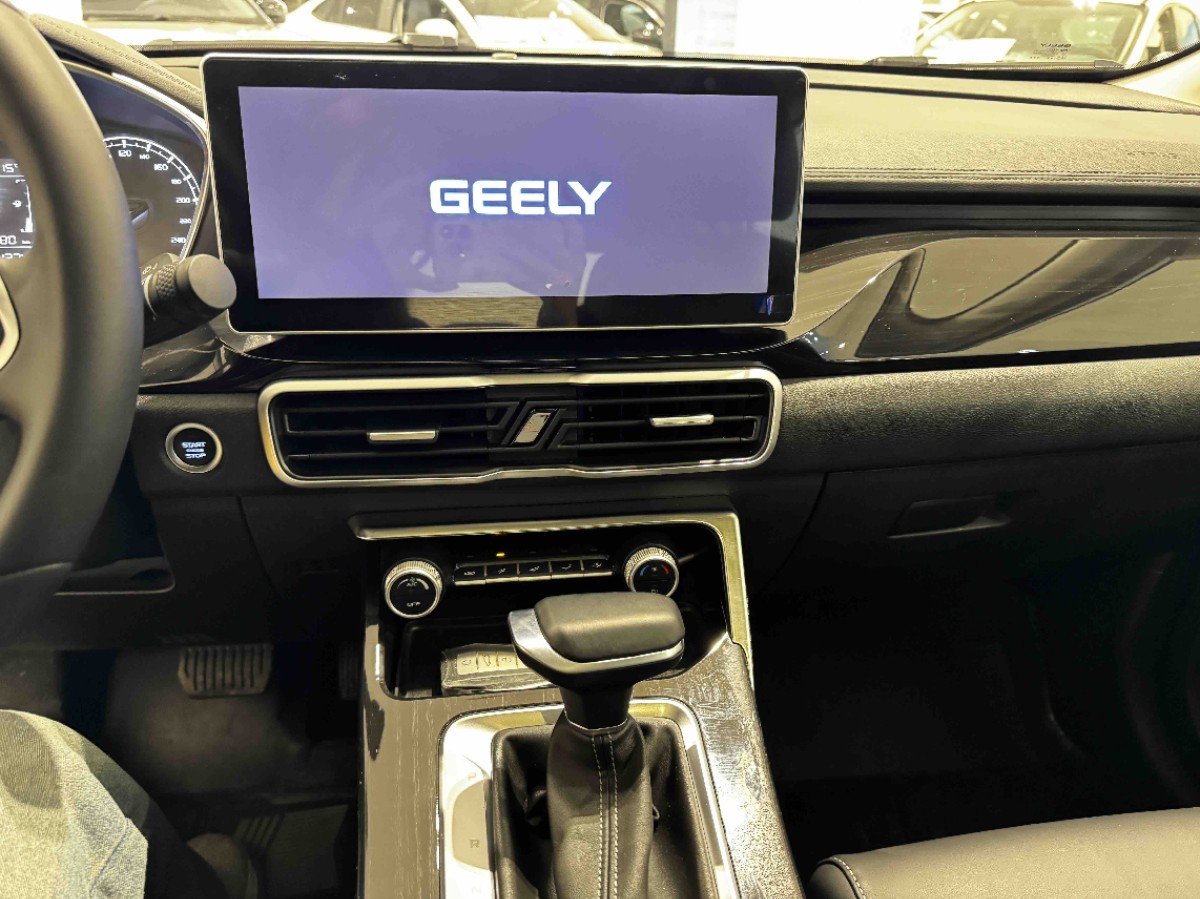 GEELY Coolray 2025 #9 GEELY Coolray 2025 car image #9