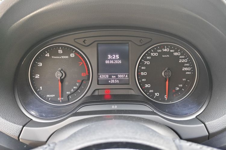 Audi A3 2019 car image #10