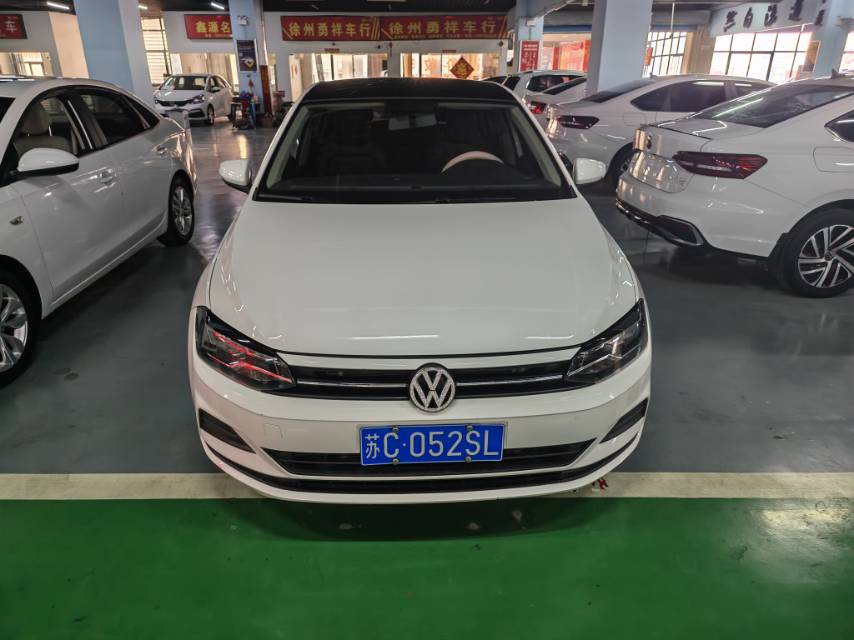 Volkswagen Polo 2020 car image #2