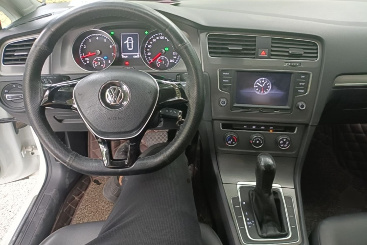 Volkswagen Golf 2016 car image #10