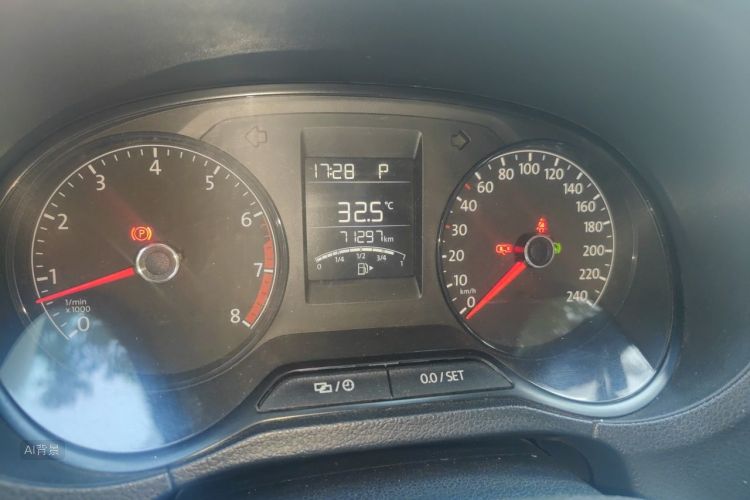 Volkswagen Polo 2018 car image #13