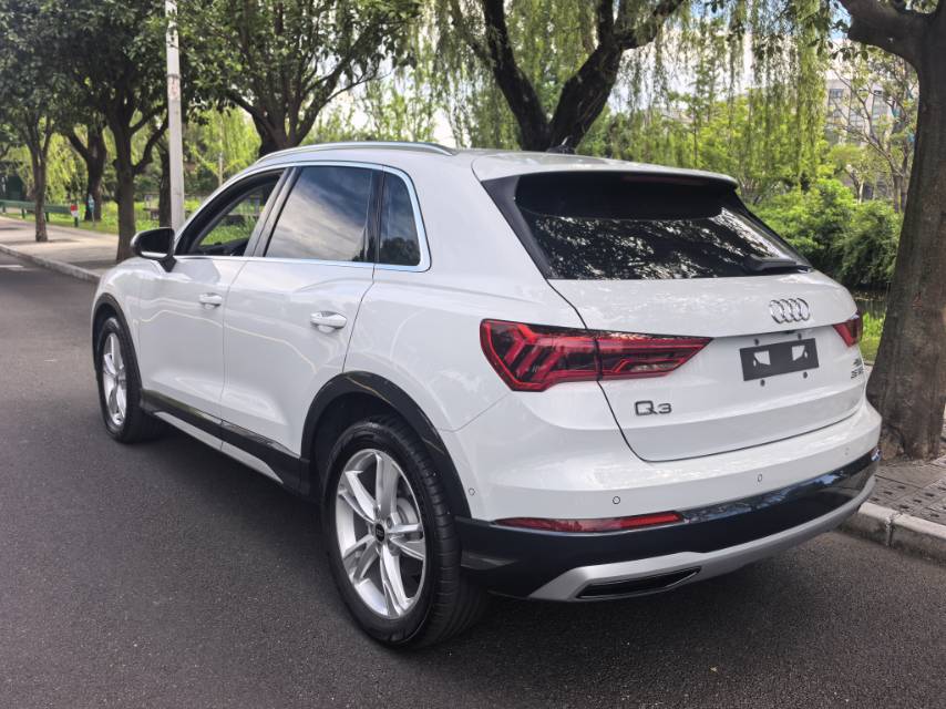 Audi Q3 2021 car image #7