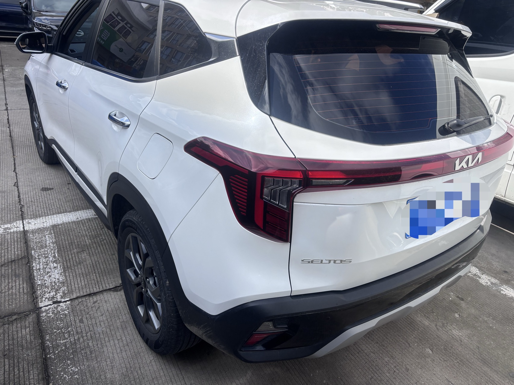 Kia Seltos 2024 car image #4