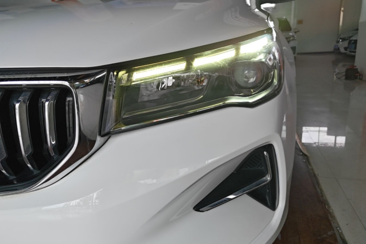 GEELY Emgrand 2026 car image #23