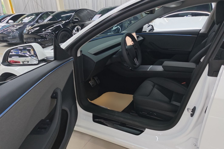 Tesla Model 3 2025 #12 Tesla Model 3 2025 car image #12