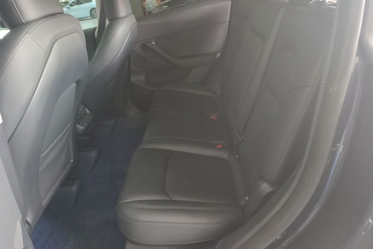 Tesla Model Y 2025 #17 Tesla Model Y 2025 car image #17