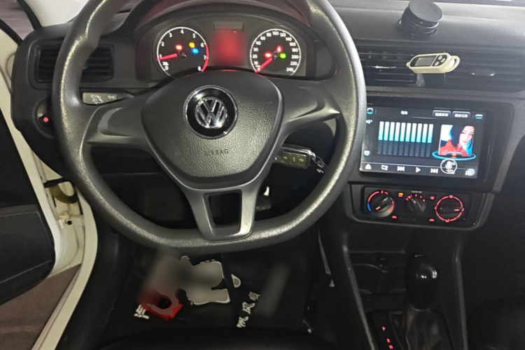 Volkswagen Santana 2018 car image #11