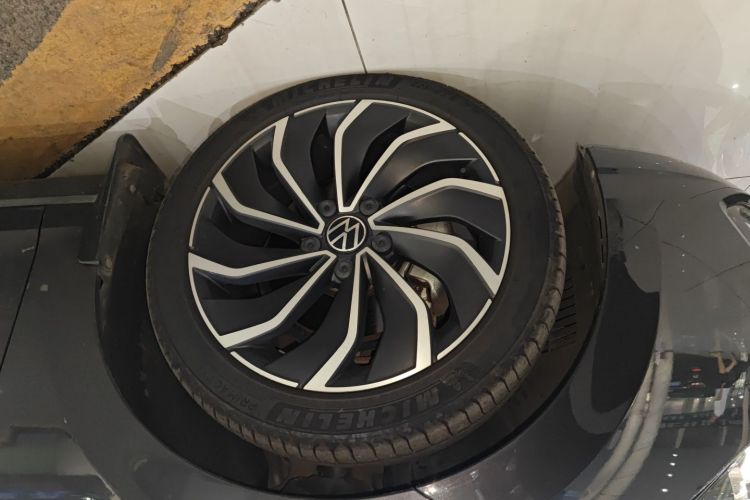 Volkswagen Golf 2021 car image #9