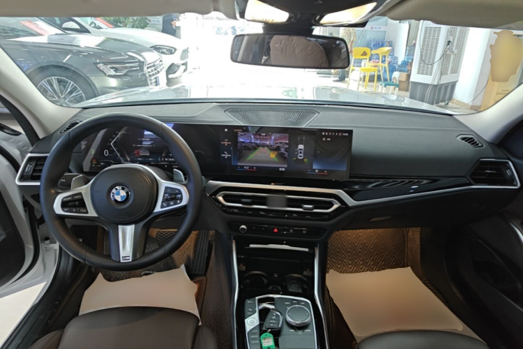 BMW 3 Series 2023 car image #10