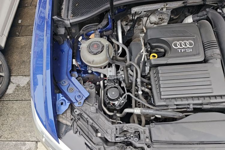 Audi Q3 2020 car image #22