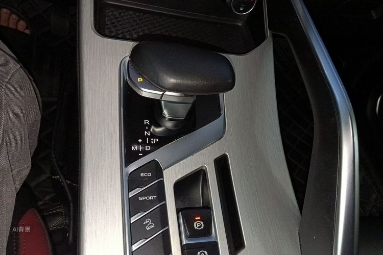 GEELY Coolray 2023 car image #16