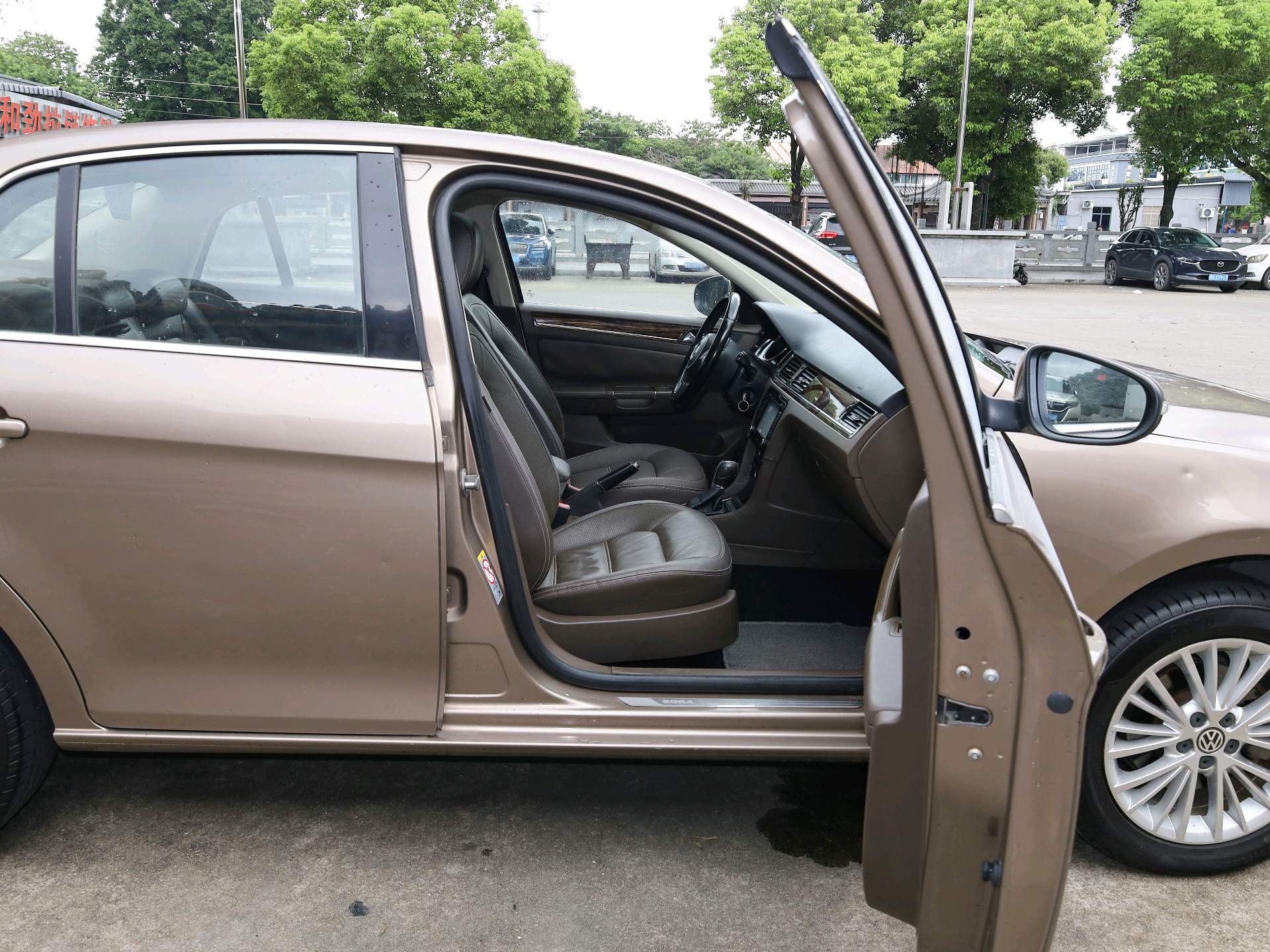 Volkswagen Bora 2013 immagine di auto #11