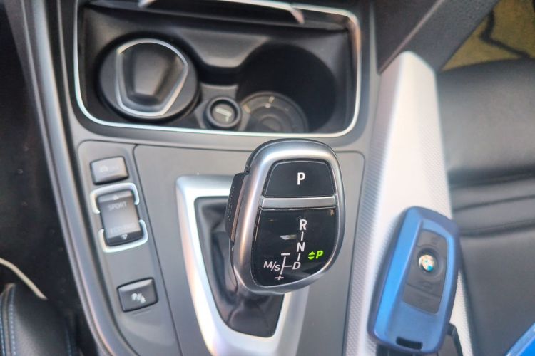 BMW 3 Series 2018 #14 BMW 3 Series 2018 car image #14