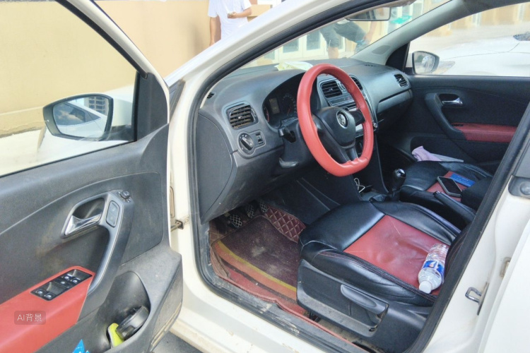 Volkswagen Polo 2015 car image #18