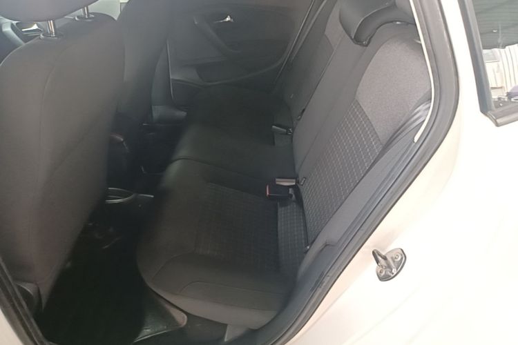 Volkswagen Polo 2016 #17 Volkswagen Polo 2016 car image #17