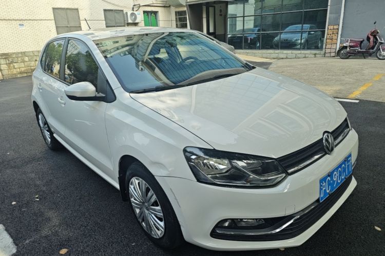 Volkswagen Polo 2016 car image #4