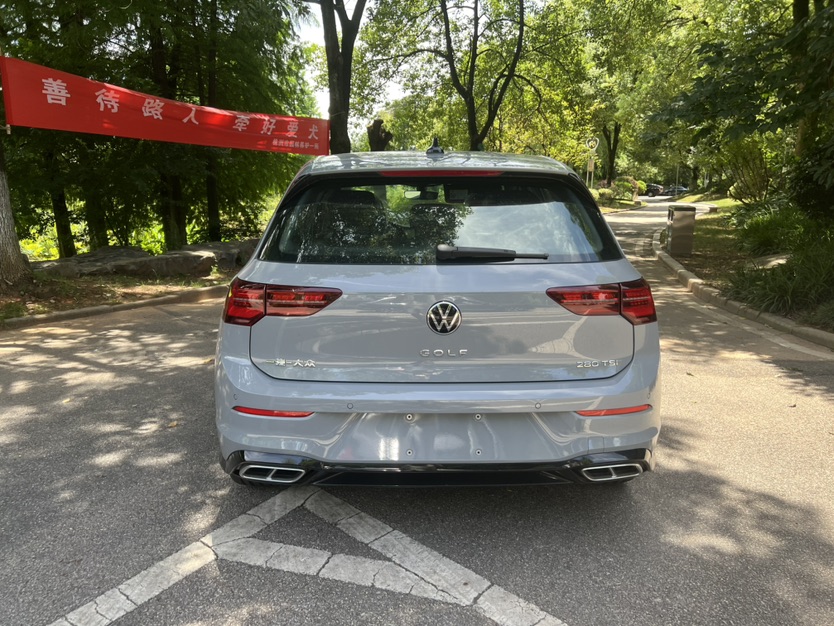 Volkswagen Golf 2026 car image #4