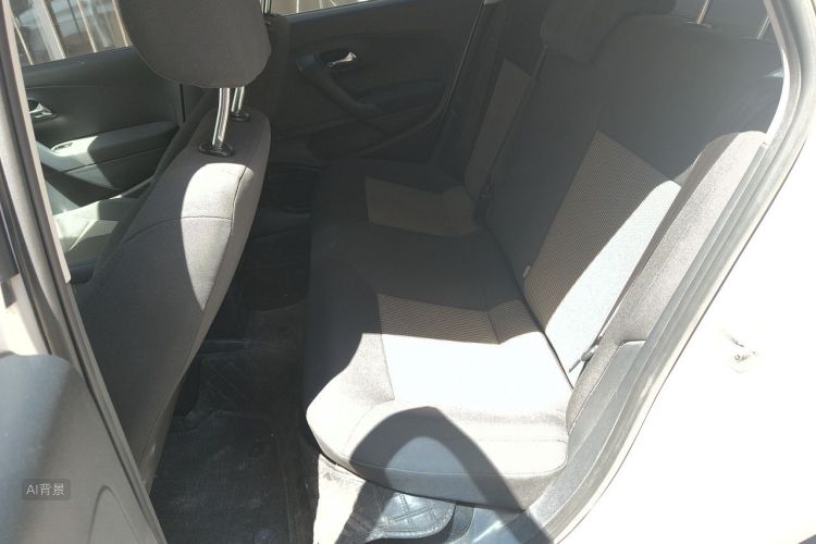 Volkswagen Polo 2016 car image #19