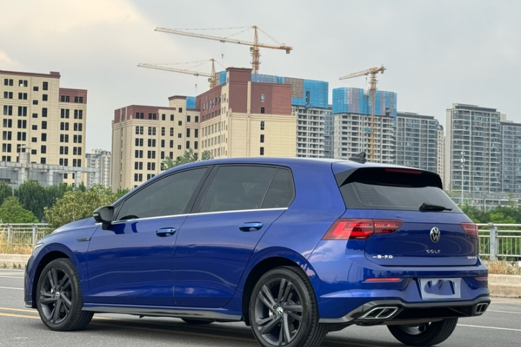 Volkswagen Golf 2021 car image #4