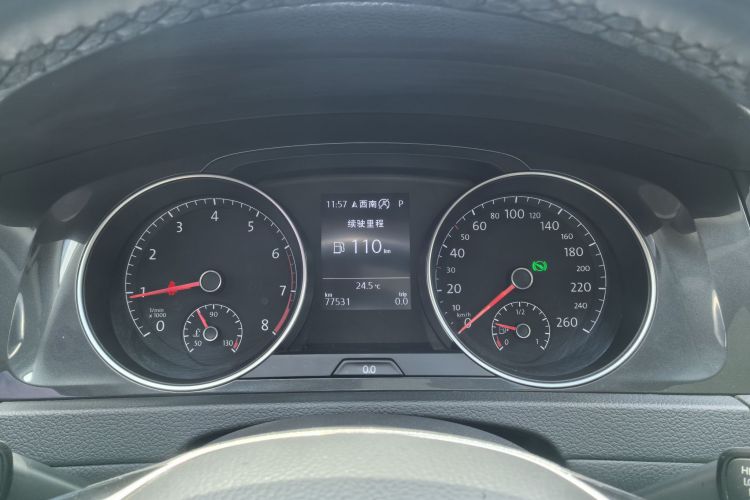 Volkswagen Golf 2019 car image #9