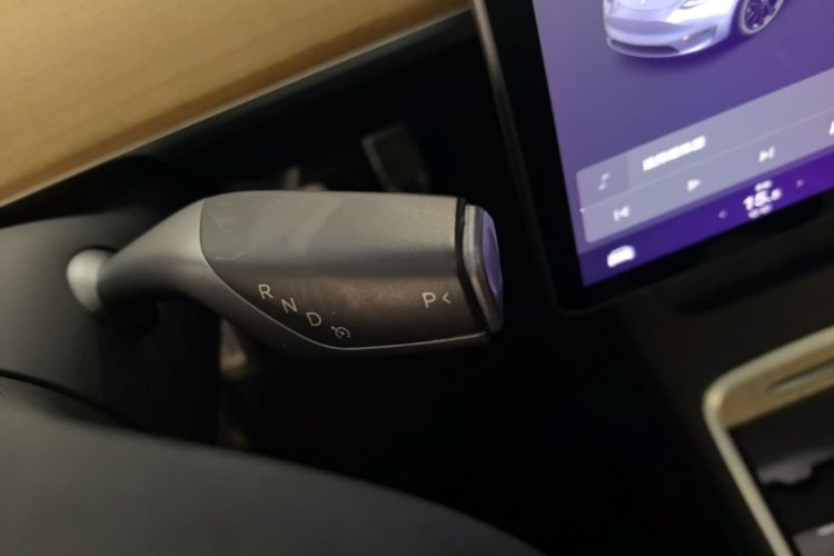Tesla Model Y 2021 #14 Tesla Model Y 2021 car image #14