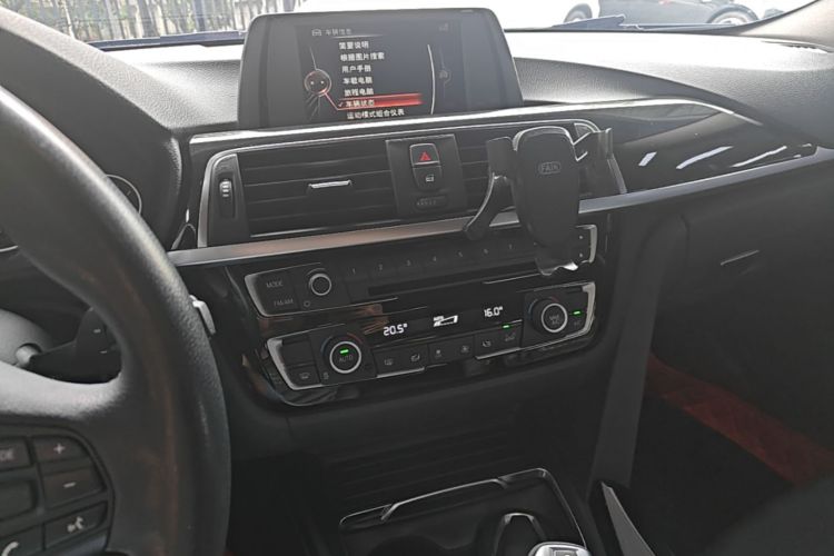 BMW 3 Series 2017 car image #13