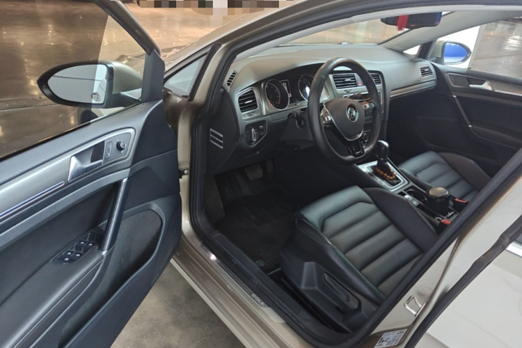 Volkswagen Golf 2015 car image #16