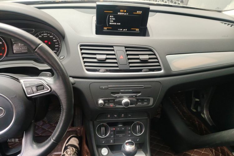 Audi Q3 2017 car image #15