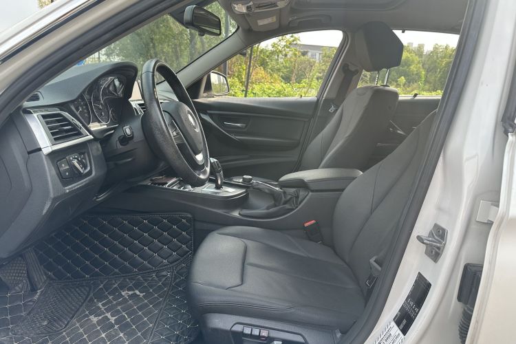 BMW 3 Series 2017 #11 BMW 3 Series 2017 car image #11