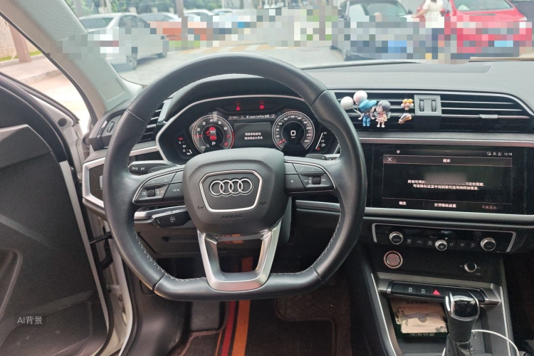 Audi Q3 2022 car image #12