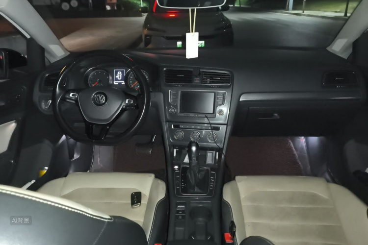 Volkswagen Golf 2017 car image #11