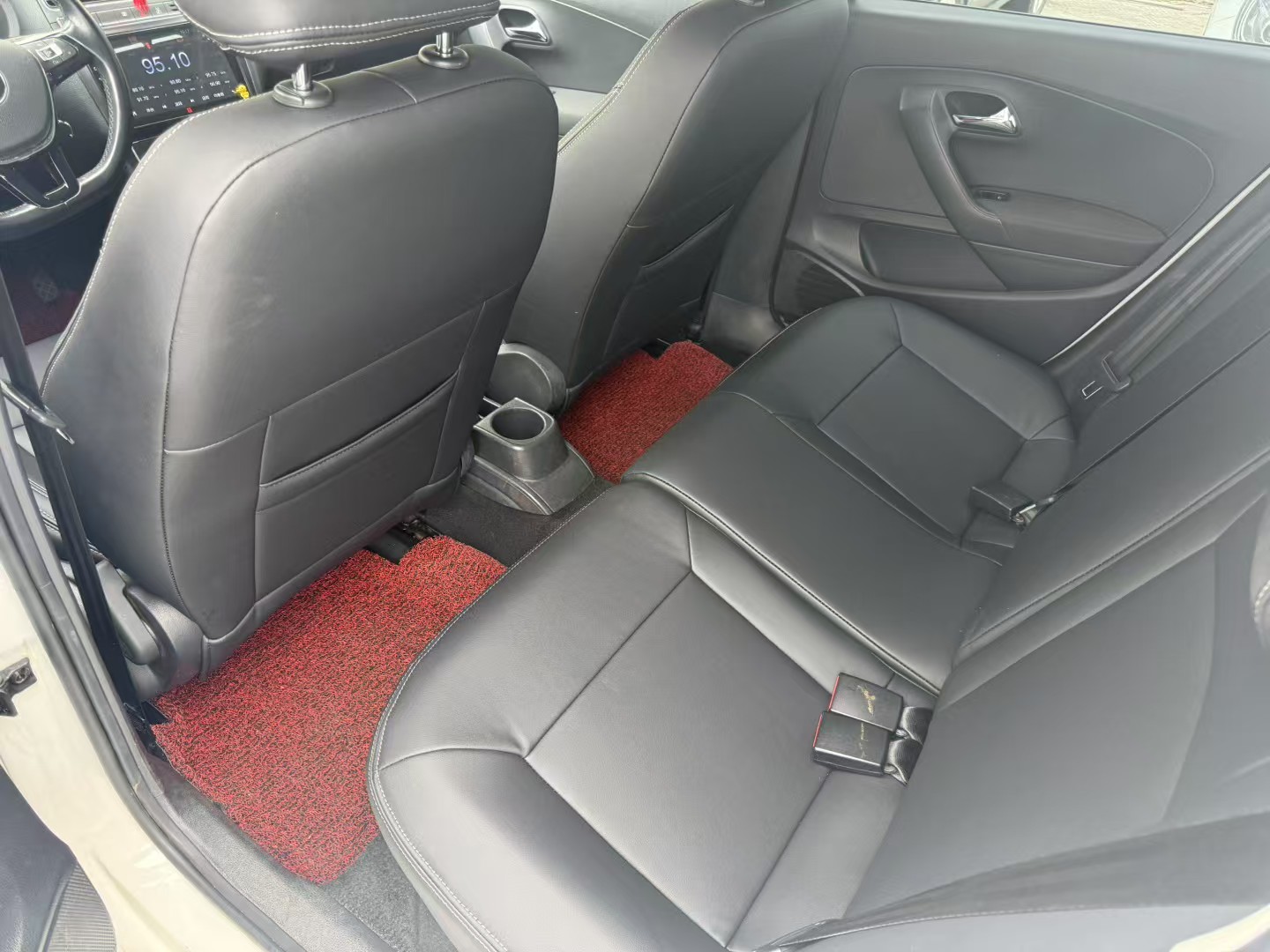 Volkswagen Polo 2019 car image #7