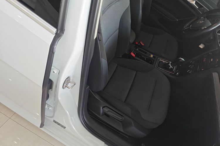 Volkswagen Golf 2019 #24 Volkswagen Golf 2019 car image #24