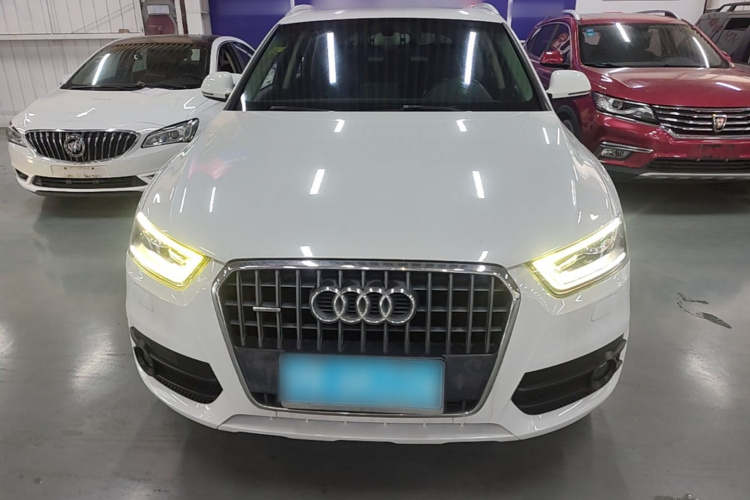 Audi Q3 2015 car image #3