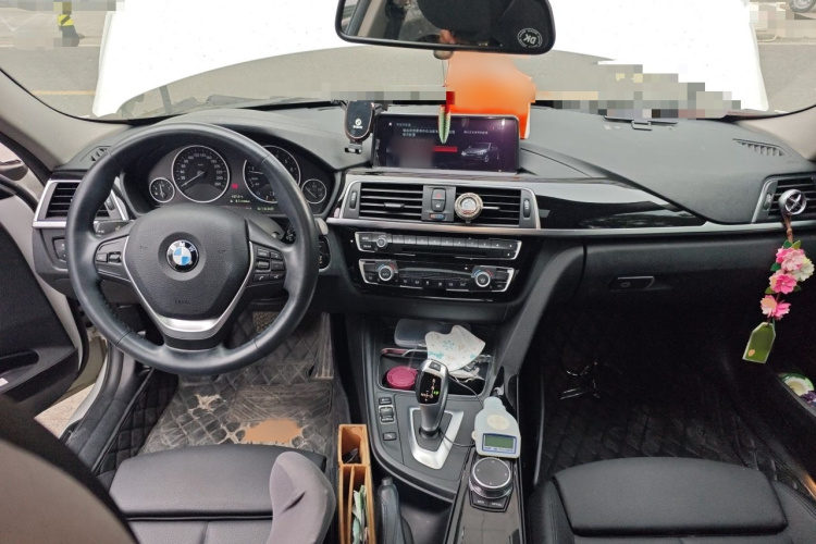 BMW 3 Series 2019 image de voiture #12