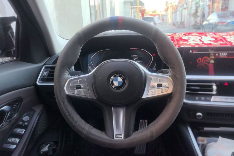 BMW 3 Series 2020 car image #12