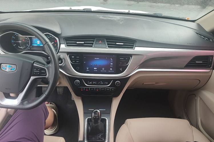 GEELY Emgrand 2016 car image #10