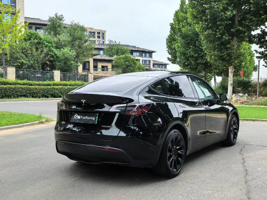 Tesla Model Y 2023 #7 Tesla Model Y 2023 car image #7