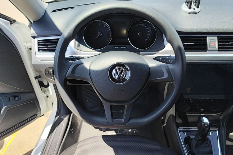 Volkswagen Bora 2023 car image #15