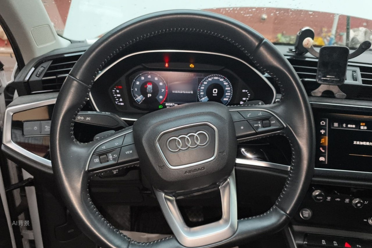 Audi Q3 2019 car image #12