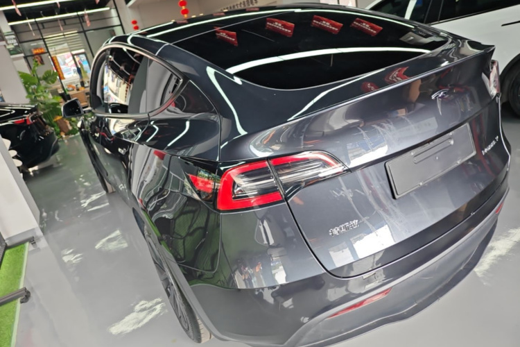 Tesla Model Y 2024 car image #5