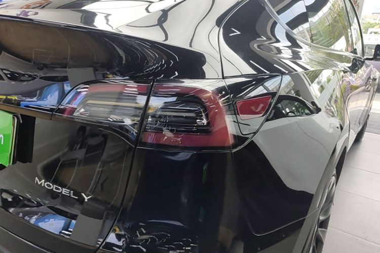 Tesla Model Y 2022 #8 Tesla Model Y 2022 car image #8