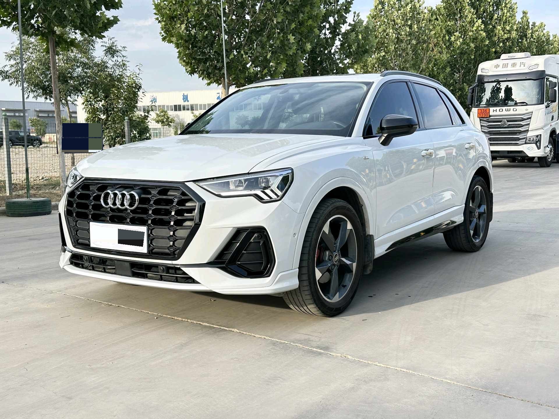Audi Q3 2023 car image 