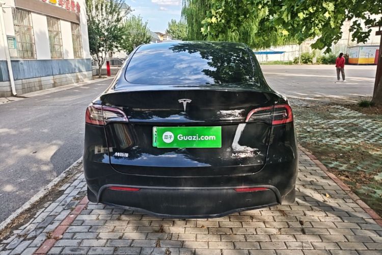 Tesla Model Y 2023 #6 Tesla Model Y 2023 car image #6