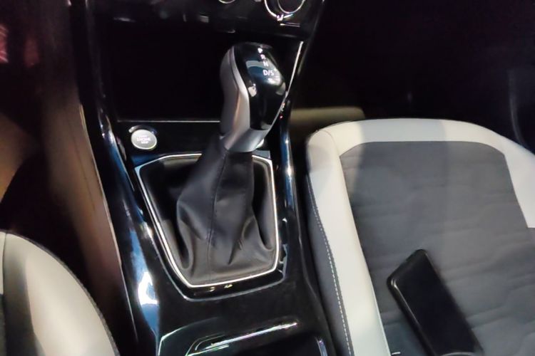 Volkswagen Tharu 2024 car image #15